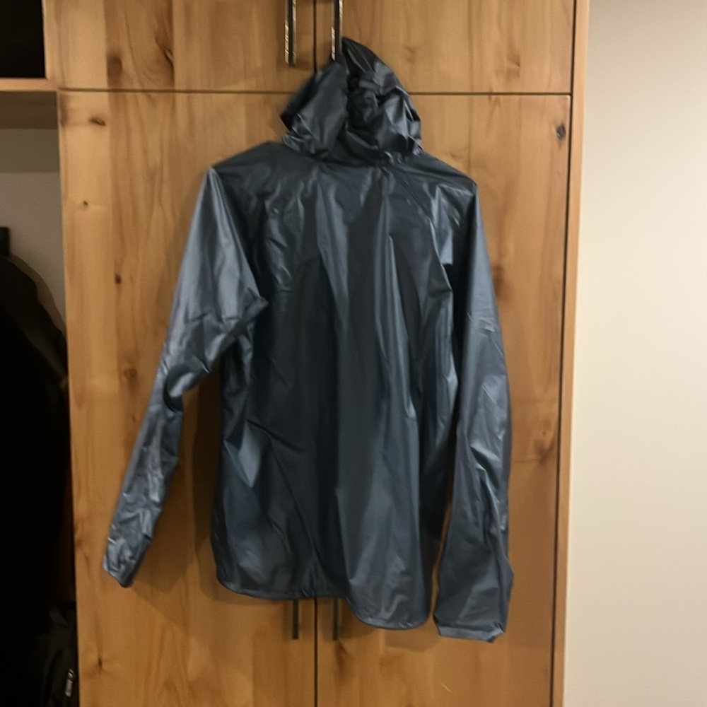 OR lightweight outer layer - Picture 2 of 2